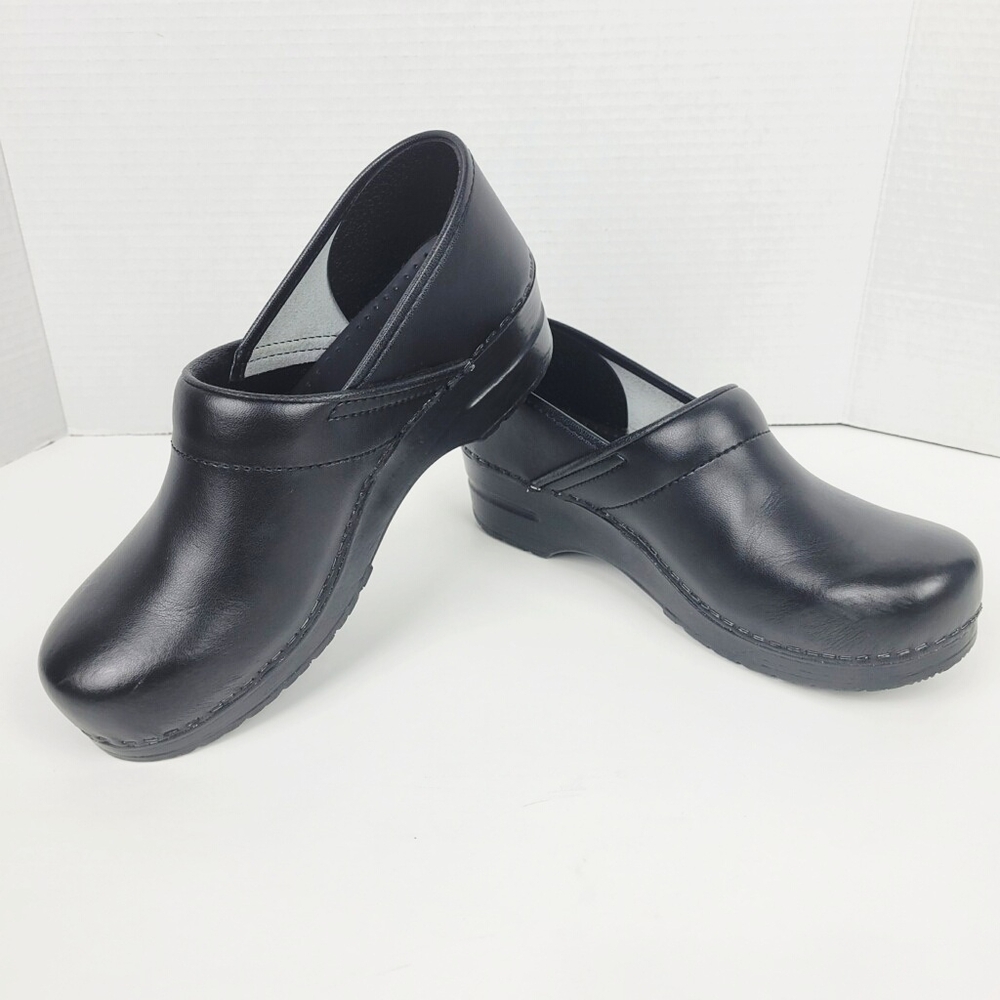 Sanita Danish Slip On Clogs Shoes Size 40 EU/9.5-10 US~Black Leather